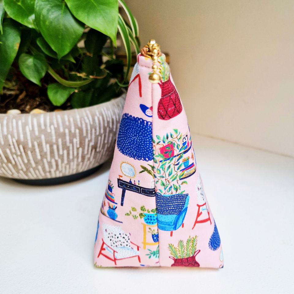 Trousse Molletonnée Beauty and Solitude Rose Pétale – Image 2