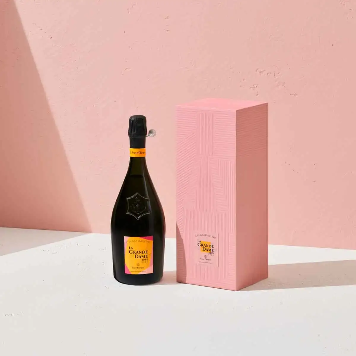 Veuve Clicquot La Grande Dame Rosé 2015 Édition Limitée par Paola Paronetto Bouteille avec coffret – Image 2