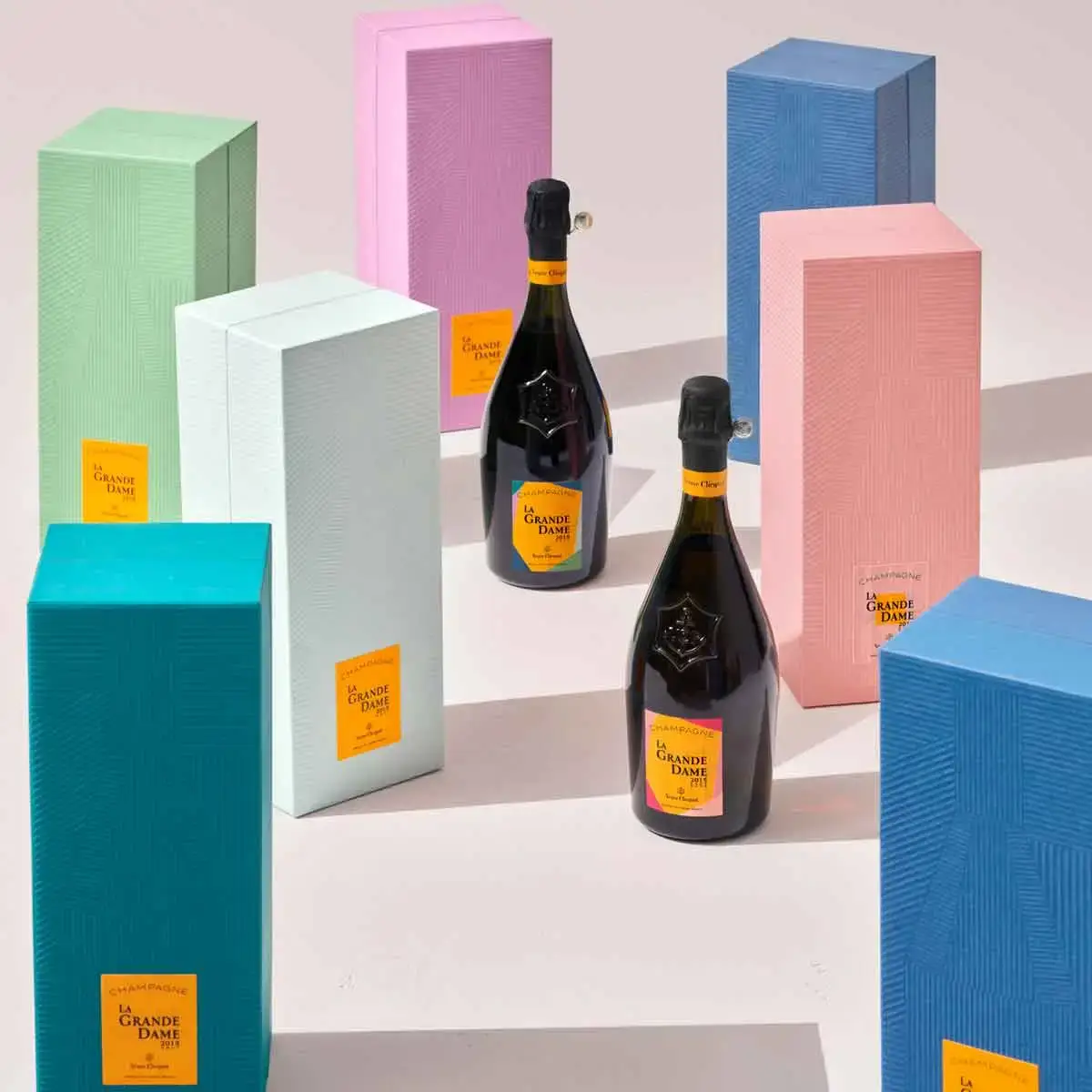 Veuve Clicquot La Grande Dame Rosé 2015 Édition Limitée par Paola Paronetto Bouteille avec coffret – Image 3