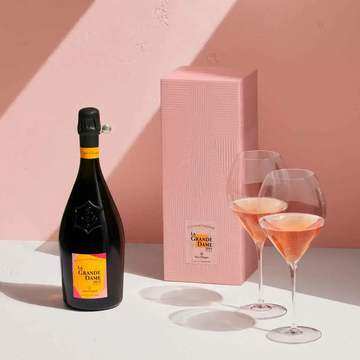 Veuve Clicquot La Grande Dame Rosé 2015 Édition Limitée par Paola Paronetto Bouteille avec coffret – Image 4